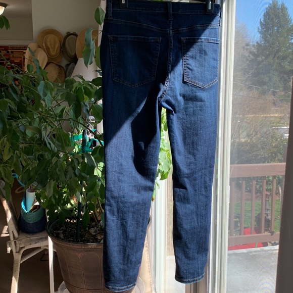 Free People Mid Rise Blowout Knee Distressed Denim Jeans 30R - Picture 4 of 10